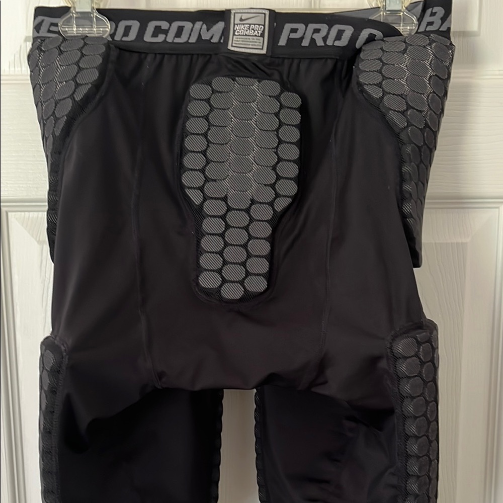 Nike Pro Combat Black and Gray Compression Set - Picture 6 of 7
